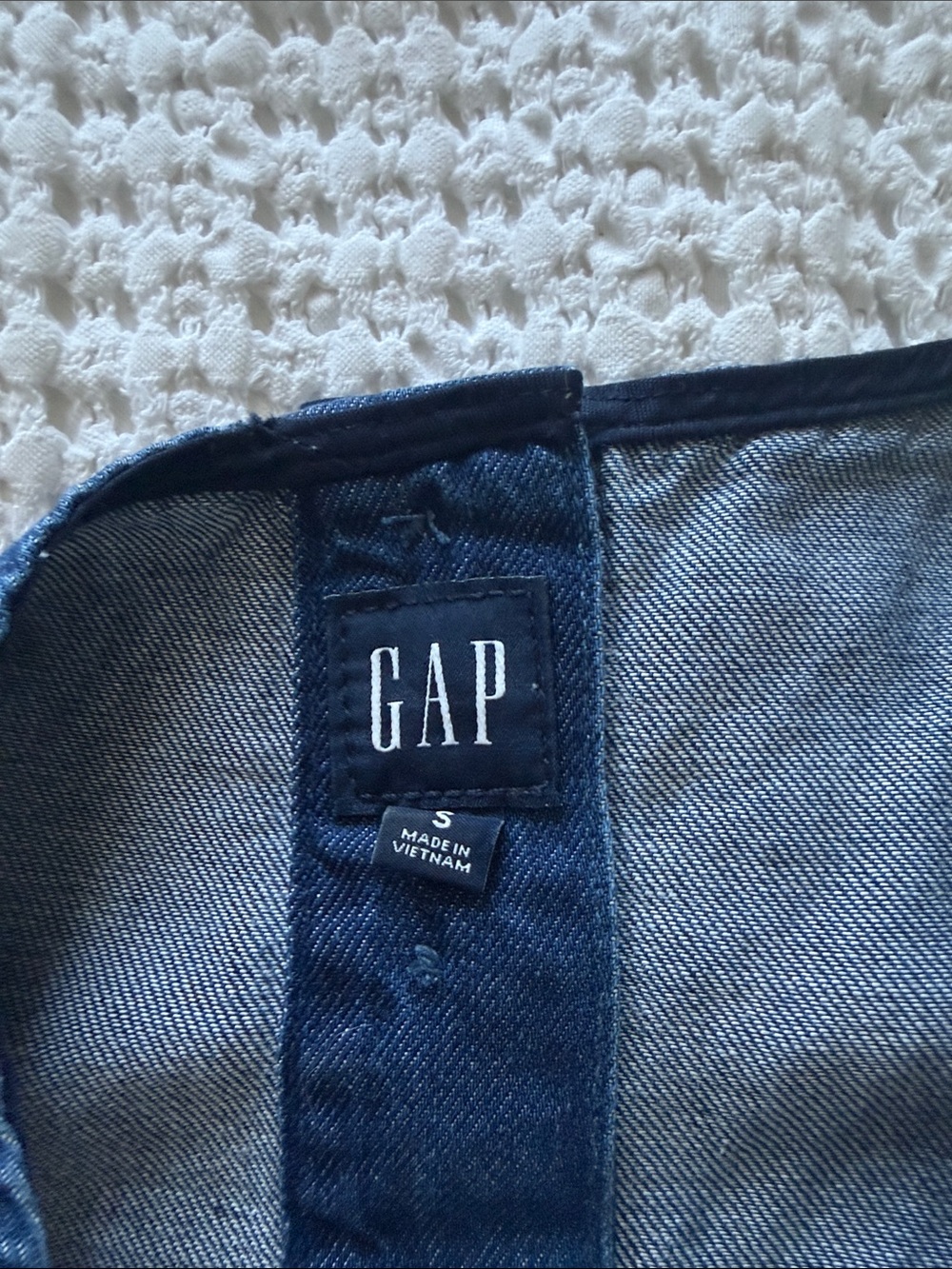 Gap Sleeveless Denim Crop Top - Picture 2 of 6